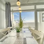 - Haus E, App 0e0901 *