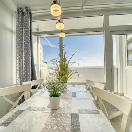 - Haus E, App 0e0901 *